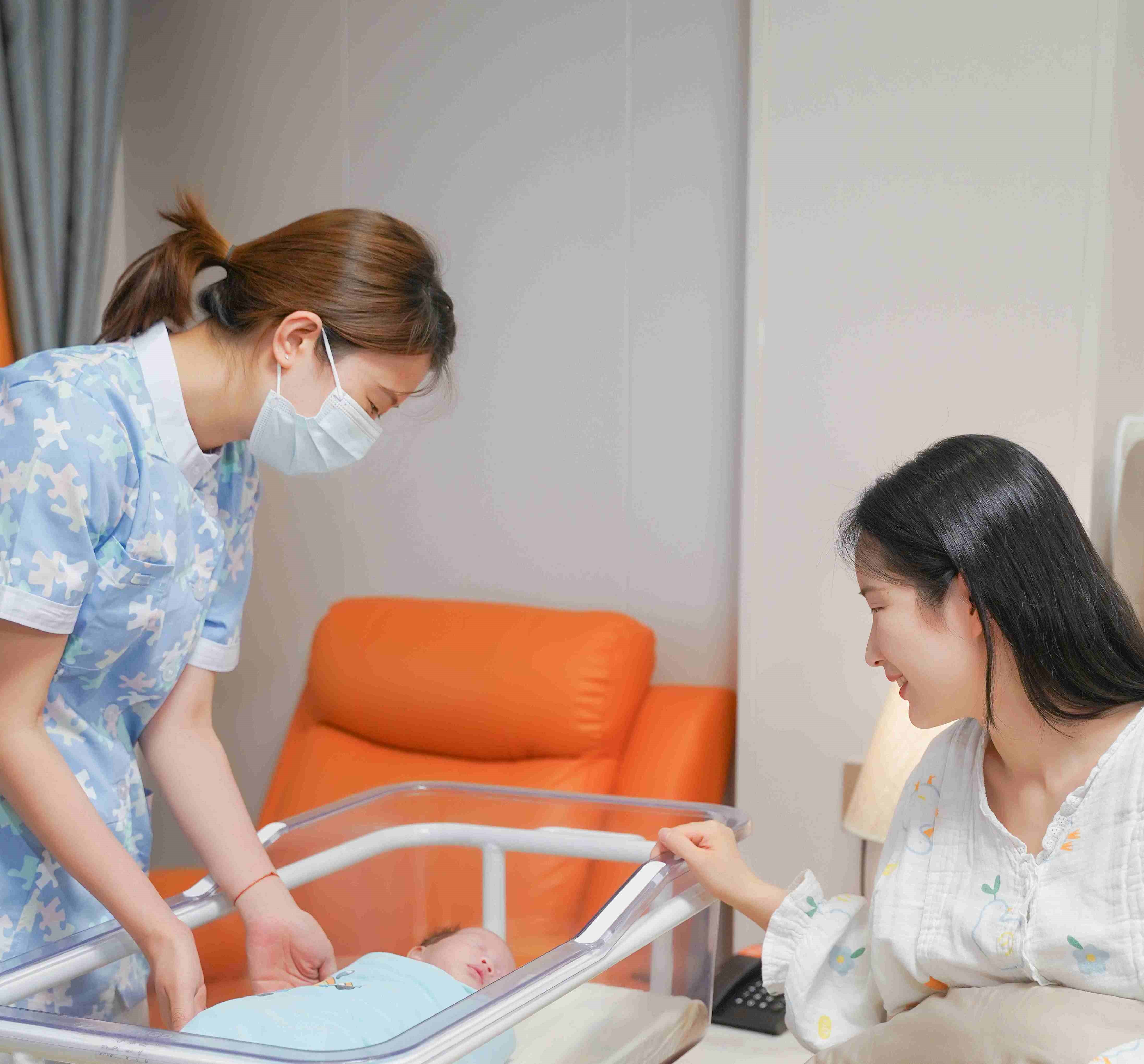 在医院里坐月子有多香！港龙医护级月子中心，告别煎熬式休养